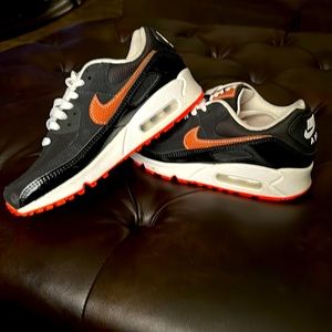 Nike air max 90 multicolored used Men’s size 6